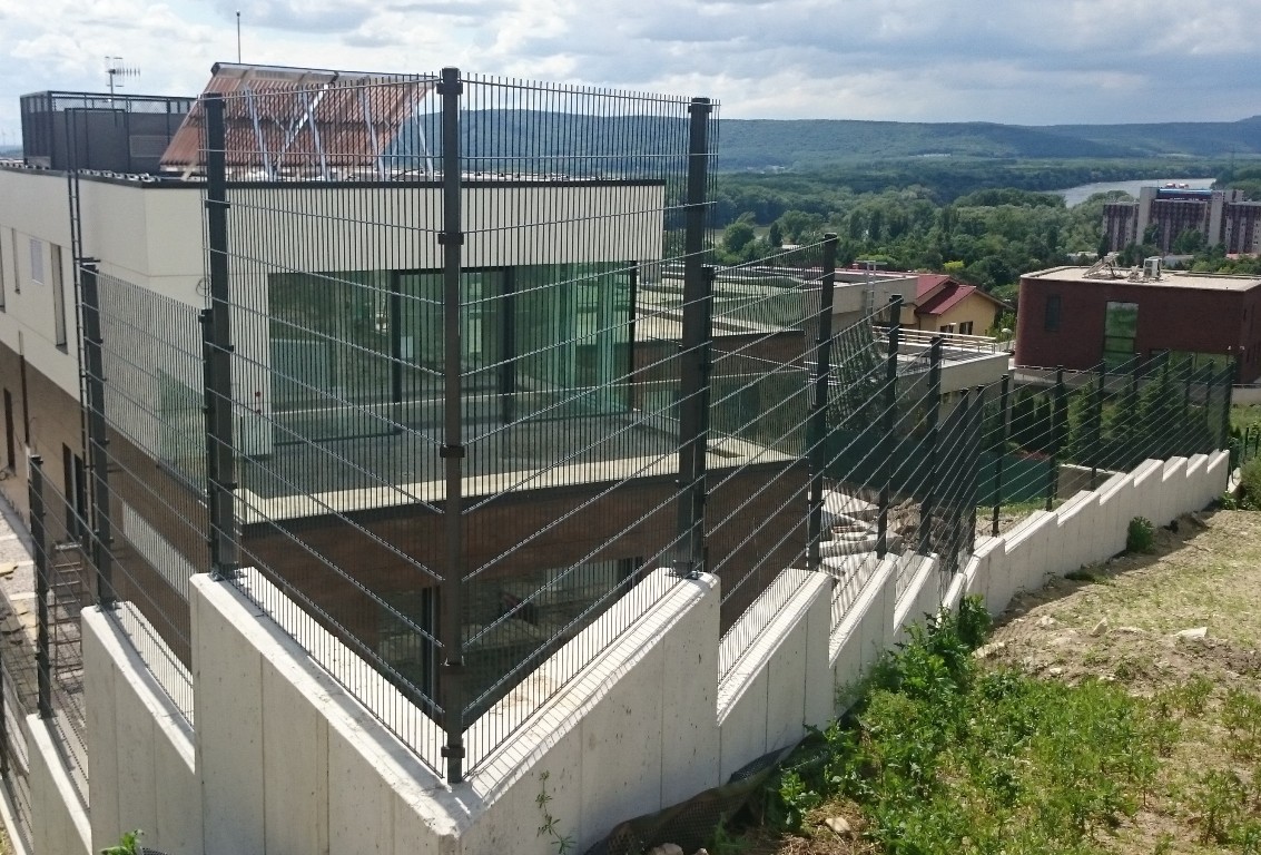 TOP plotové pletivo: Zvárané panely